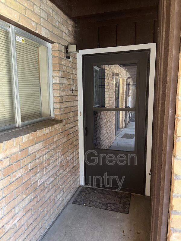 1313 E 48th St Unit 4, Tulsa, OK 74105