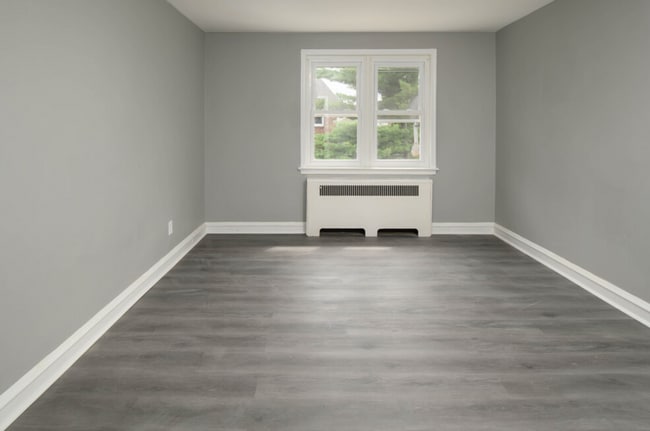 Oxford Gardens managed by Silverstone Properties, Philadelphia, PA 19124 - photo 2