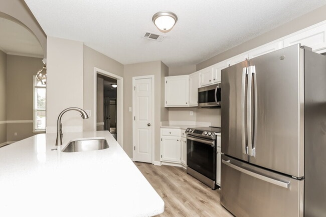 8690 Sandy Hill Cove E, Cordova, TN 38018 - photo 7