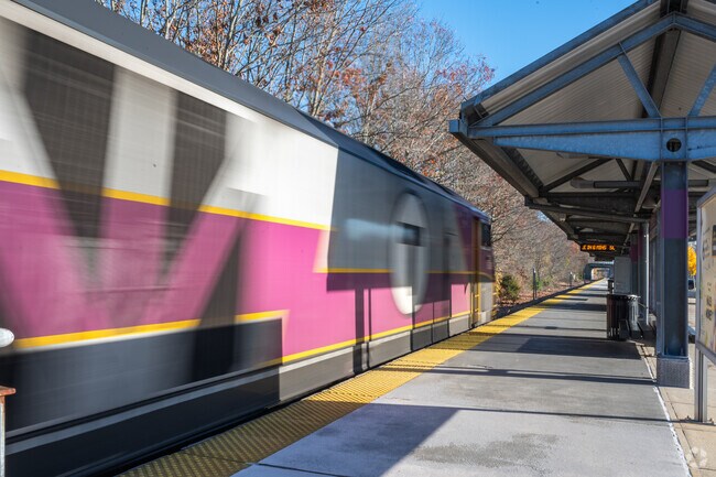 The commuter rail gets Clifton Heights works to Boston in 45 minutes.