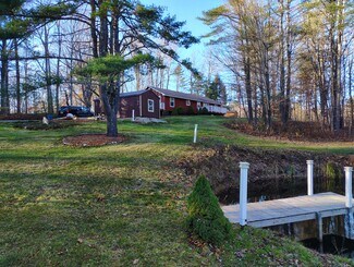 18 Buckwood Rd, Manchester, ME 04351