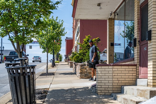 Downtown Cadiz has several shops and boutiques for locals to shop.