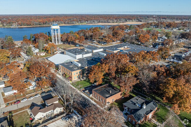 North Muskegon Middle School is located in North Muskegon, Michigan.