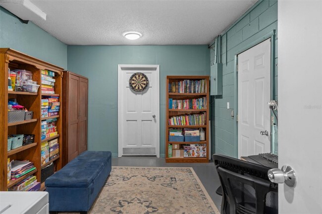 113 Cranbrooke Dr, Seffner, FL 33584 - photo 6