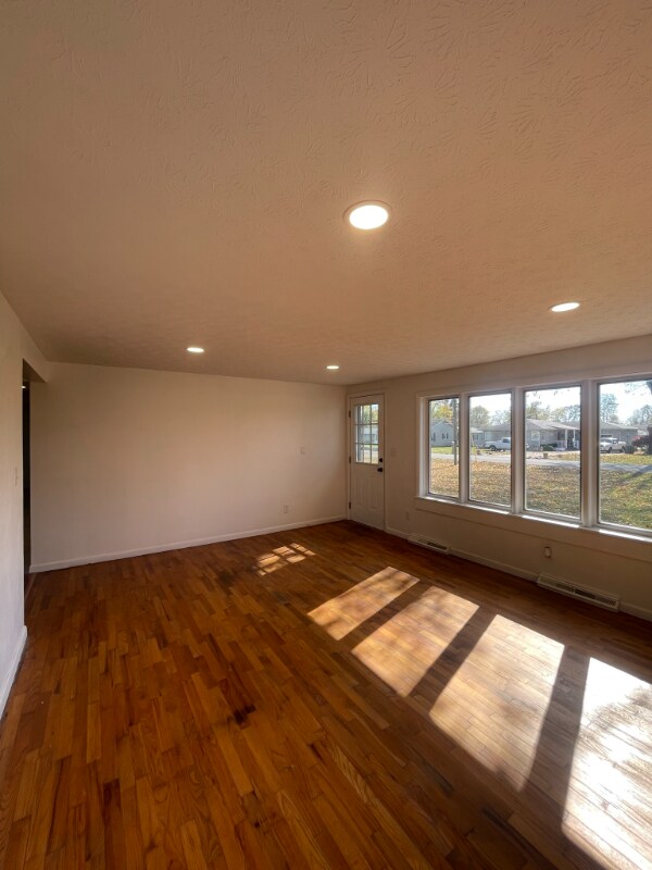 218 Mouser St, Madison, IN 47250 - photo 3