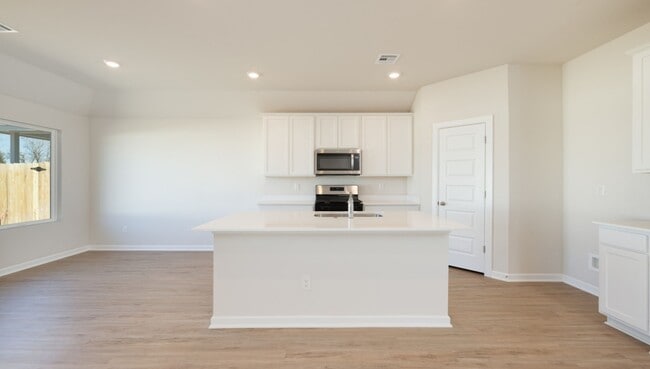 1117 E Stetson Ln, Mustang, OK 73064 - photo 3