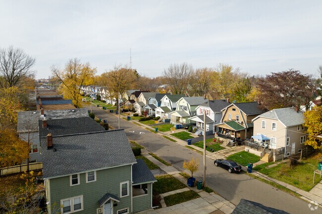 The average list price for homes in University District is $150,000.