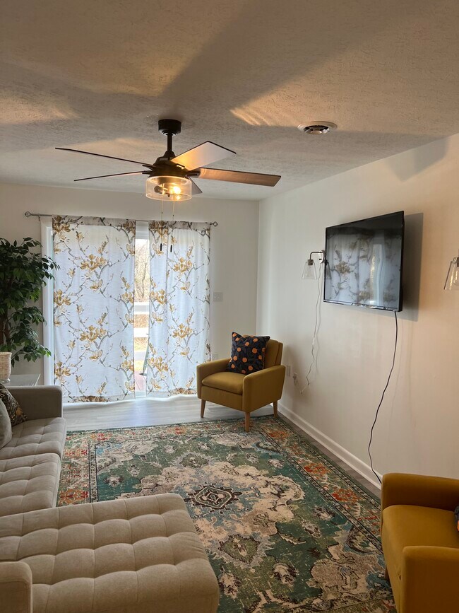 17228 Ashley Hills Cir unit 3, Abingdon, VA 24211 - photo 4