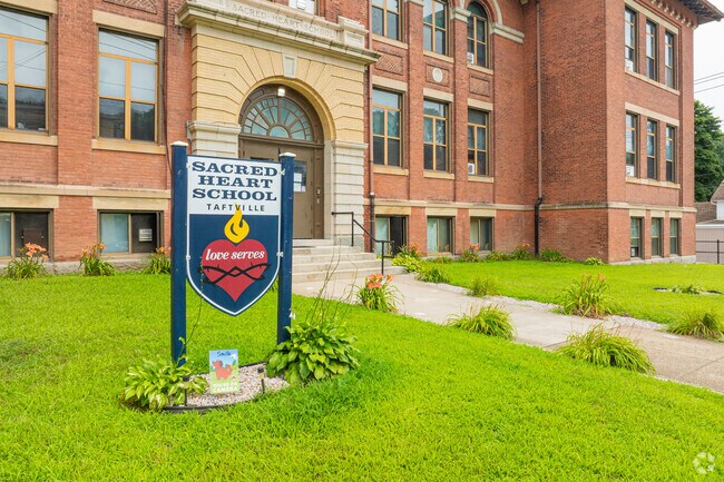 Book your parent-teacher introductory meeting today at Sacred Heart School.