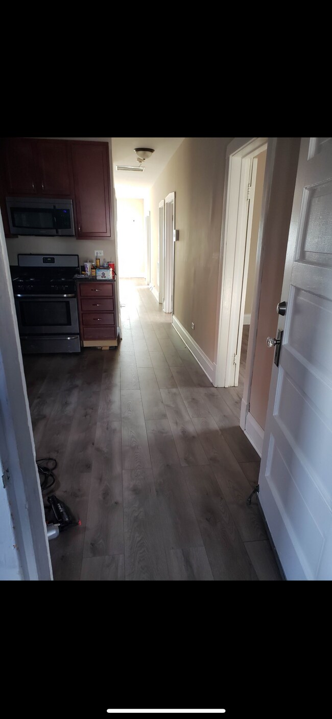 5410 W Wrightwood Ave unit Wrightwood unit 2, Chicago, IL 60639 - photo 4