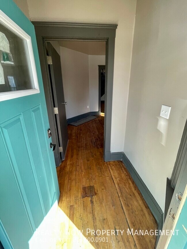 2043 W 101st St unit 1, Cleveland, OH 44102 - photo 4