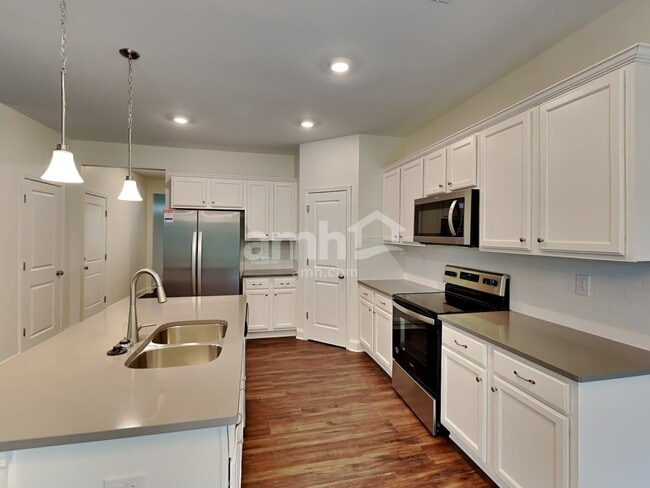 1013 Bluewater Dr, Nashville, TN 37217 - photo 3