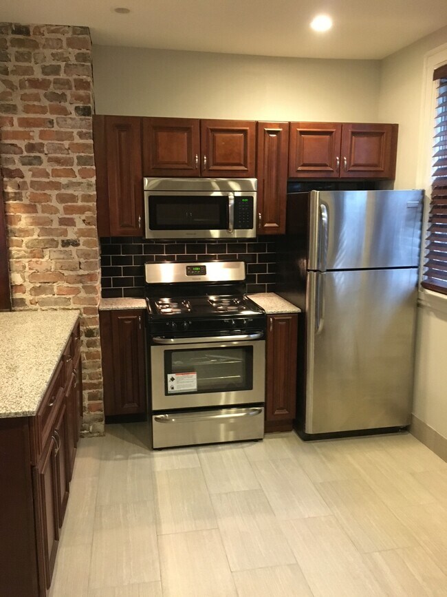 76 Cottage St unit Lower Apartment, Buffalo, NY 14201 - photo 4