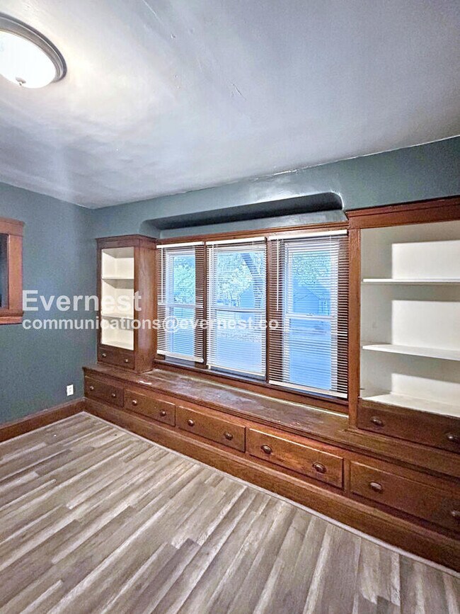 12701 Benham Ave unit 1, Cleveland, OH 44105 - photo 6