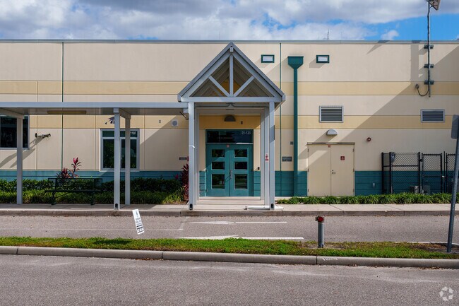An entrance for students is situated on the south side of Azalea Park Elementary School.