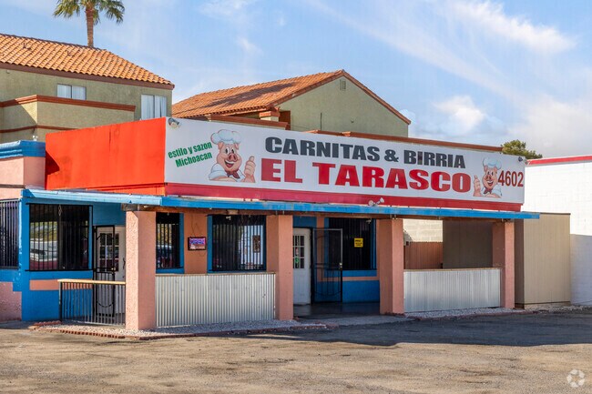 Carnitas Y Birria El Tarasco is within walking distance from everywhere in Roberts.