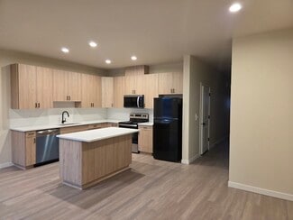 111 Section St, Molalla, OR 97038