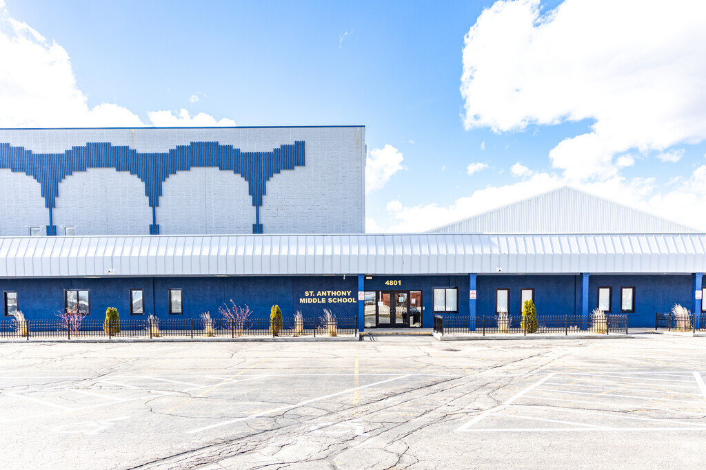St Anthomy High School is a private middle and high school in Milwaukee, WI.