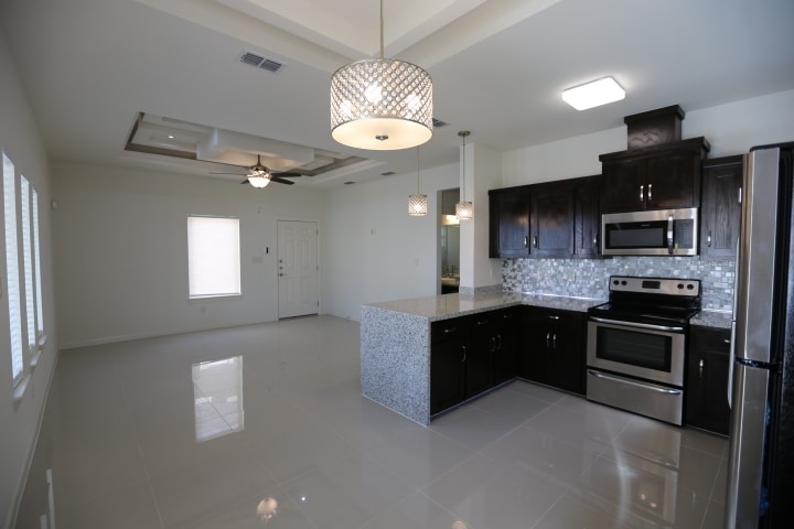 900 E Myrtle Beach Ave unit 1, McAllen, TX 78503 - photo 1