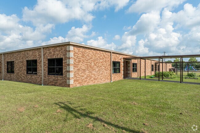 Central Elementary has a student count of 534 students.