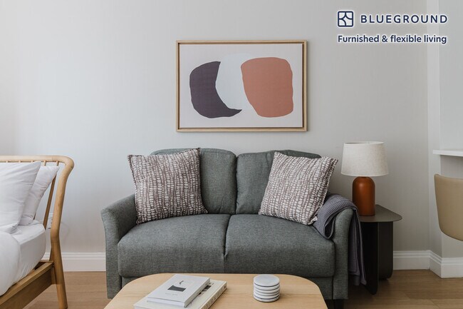 345 E 94th St unit FL4-ID1554, New York, NY 10128 - photo 2