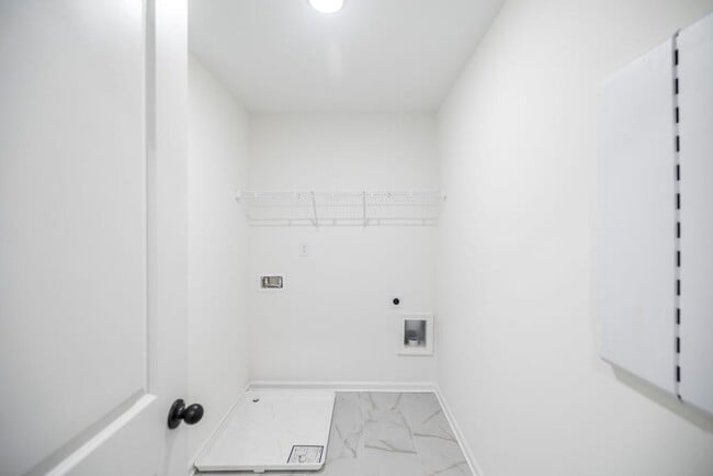 212 Meadows Ln 30.jpg