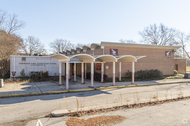 Tidewater Park Elementary School inspires students through innovative teaching methods.