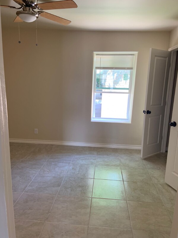 5909 Santa Maria Ave unit 20B, Laredo, TX 78041 - photo 5