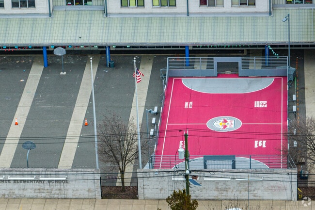 First Avenue Elementary School is where collaboration and creativity thrive.