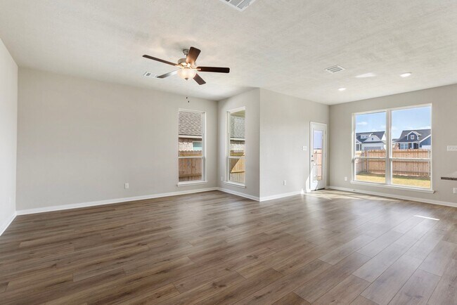 11400 Celestial Ct, Lorena, TX 76655 - photo 4