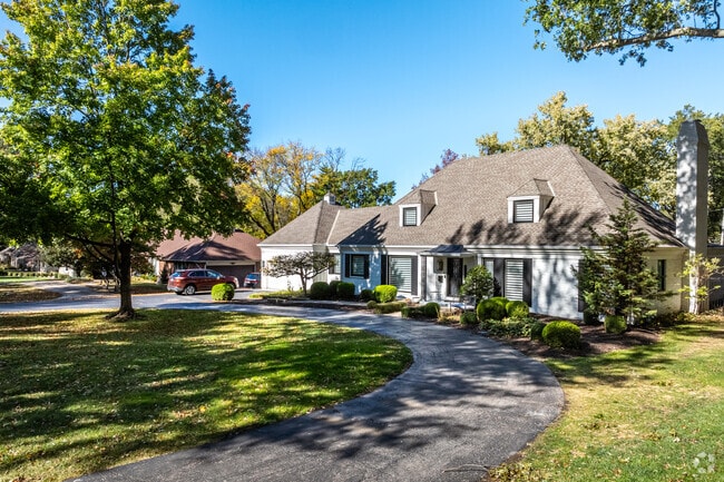 Prices range from 300-475 thousand in the Walmer neighborhood.