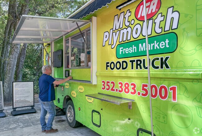 Grab some lunch in a hurry at the Mount Plymouth IGA Food Truck, located on CR 435.