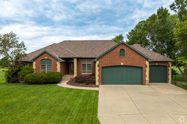 Red Brick siding is very common on Willowbend homes.