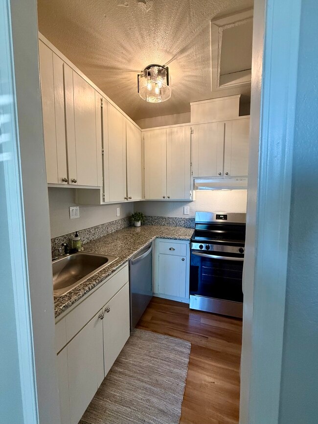 517 13th St unit C, Sacramento, CA 95814 - photo 7