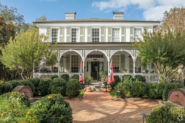 Beautifully well-maintained historical homes are abundant in Rock Springs.