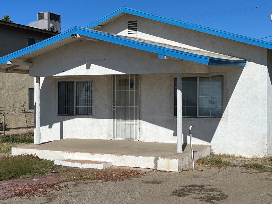 5 Palm Dr, Calexico, CA 92231 - photo 1