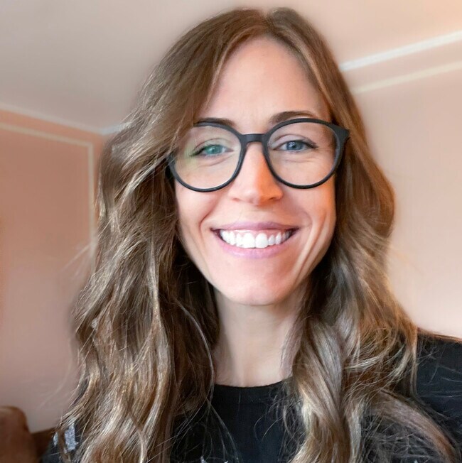 Caroline Colella