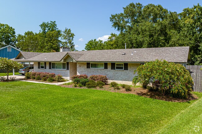 Brick ranch style homes are common in Mandeville.