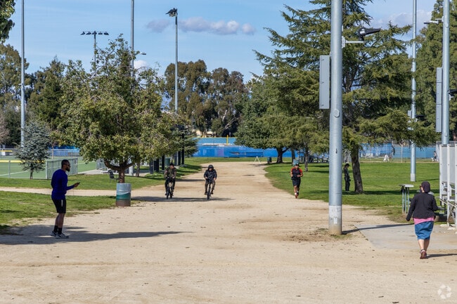 There are a few bike paths throughout Van Nuys.