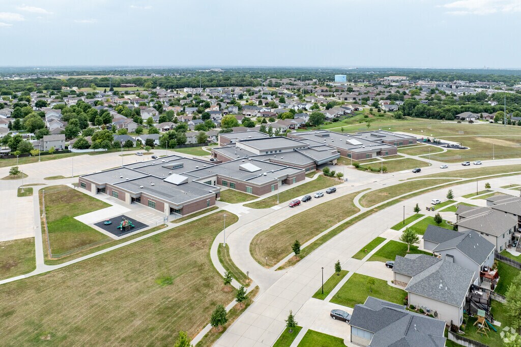 Wysong Elementary is easily accessible in the Lincoln community.