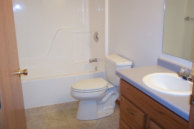 1118 Mark Ave unit a, Tomah, WI 54660 - photo 6