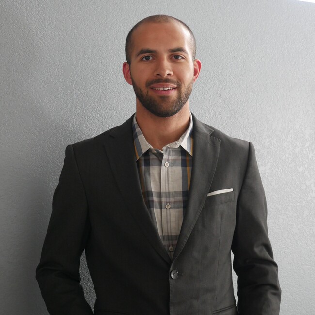 Agent Photo