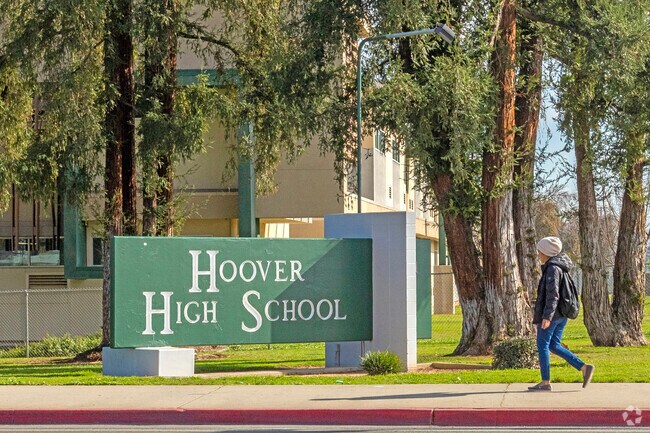 Hoover High School serves grades 9-12 in Fresno.
