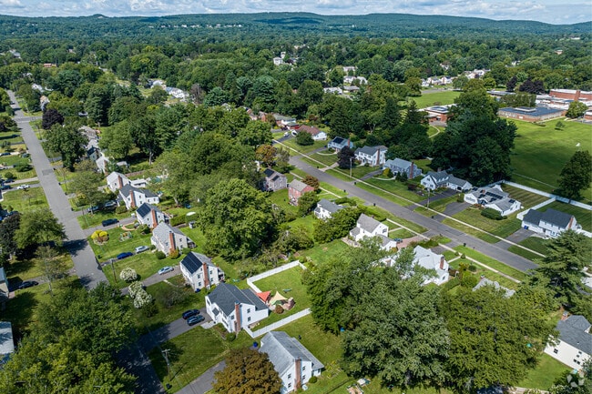 Golf Acres is a ten minute drive from downtown Hartford.