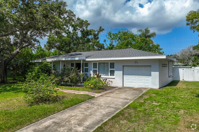 Midcentury homes in Skycrest come in many styles like ranch style.