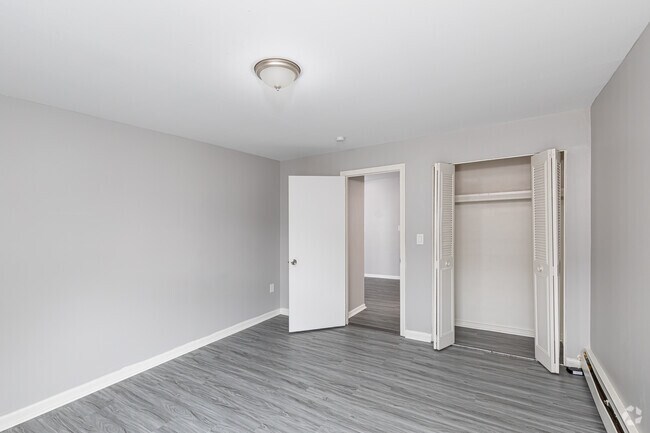 Stuart Apartments, Hartford, CT 06105 - photo 3