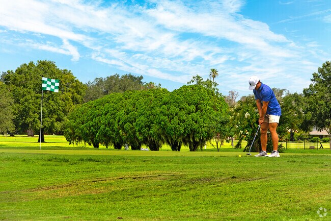 Right up the road is Bartow Golf Course, a public 18-hole course known to locals as “The Tow.”