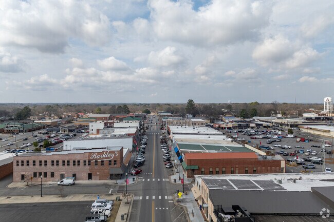 Downtown Albertville has a large number of locally owned small businesses, including shops and restaurants.