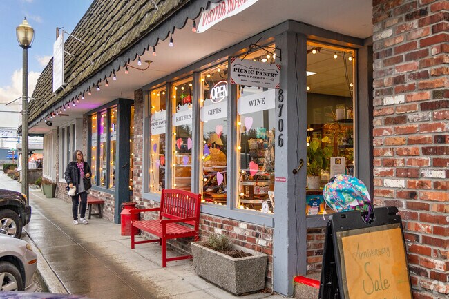 Lake Ketchum residents get their home decor and more at The Picnic Pantry in Stanwood.