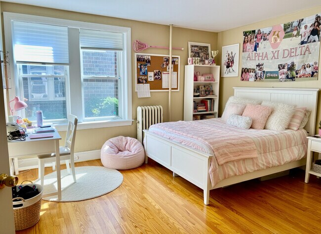 328 Saint Paul St unit 2, Brookline, MA 02446 - photo 2